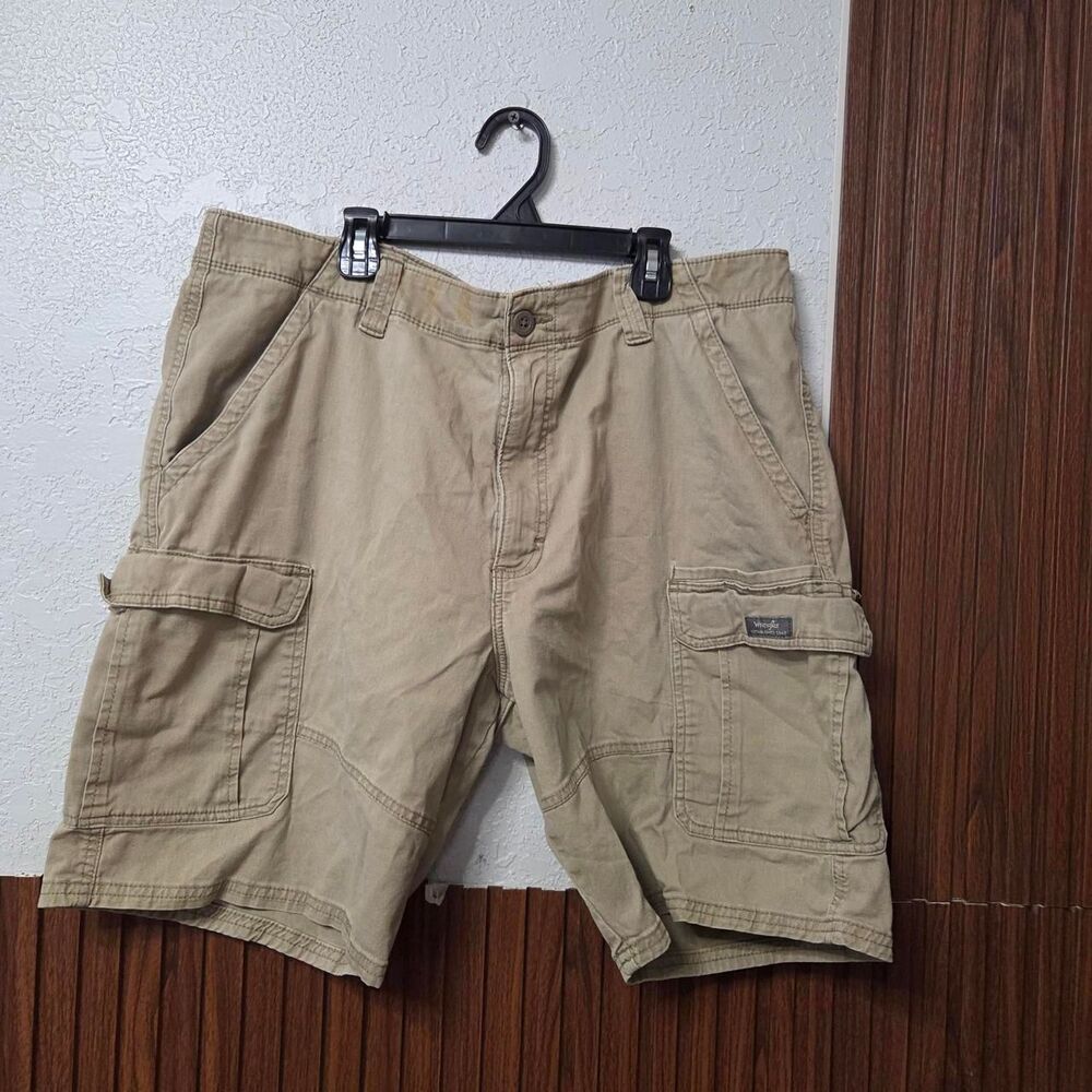 Wrangler Men's Tan and Khaki Shorts